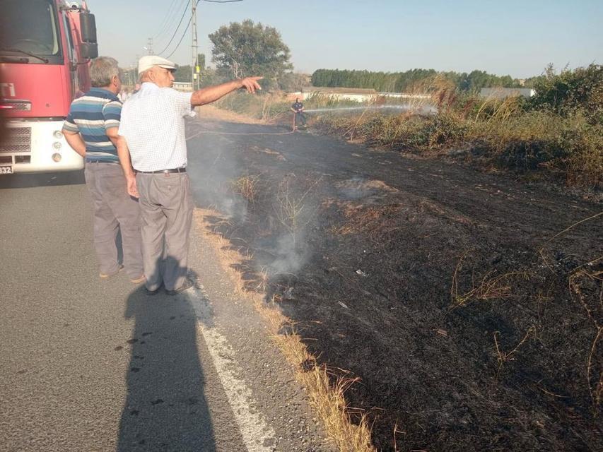 Otluk alanda çıkan yangın korkuttu