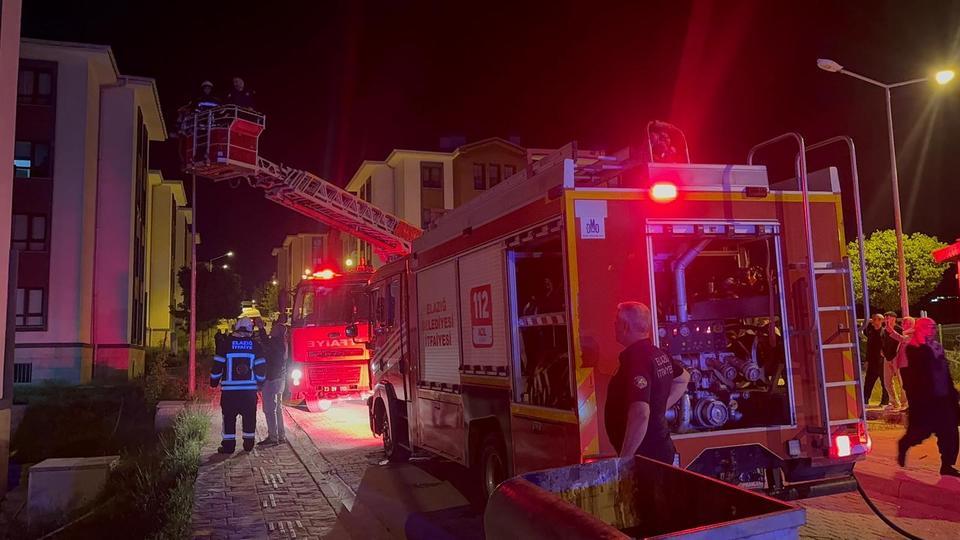 Yangında 1'i hamile 4 kişi dumandan etkilendi