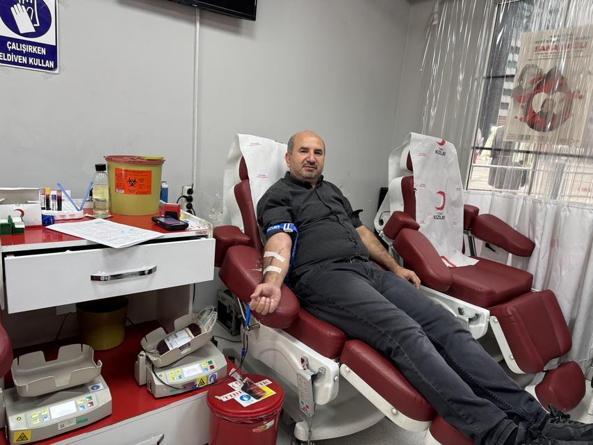 Hastayken kana ihtiyaç duydu, 3 ayda bir kan vermeye başladı