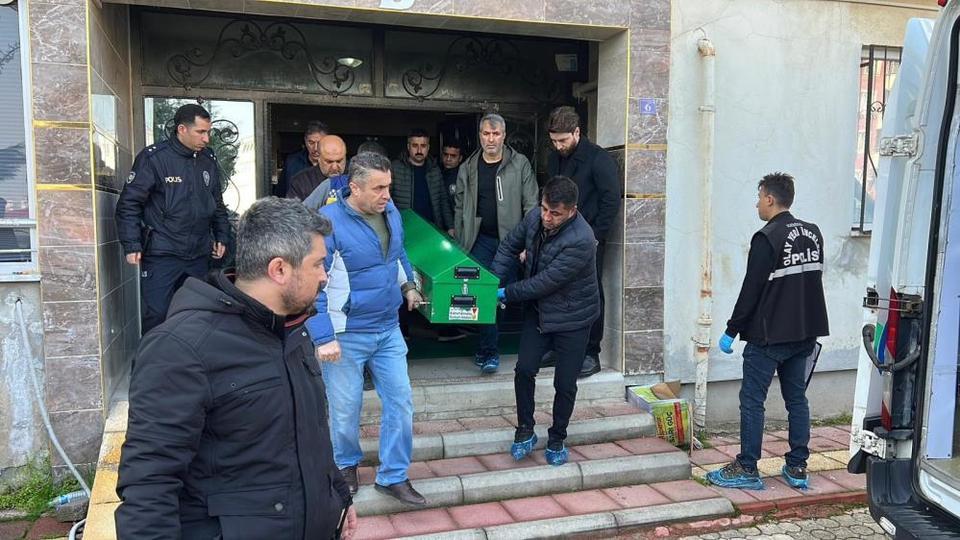 Madde bağımlısı genç babasını bıçaklayarak öldürdü