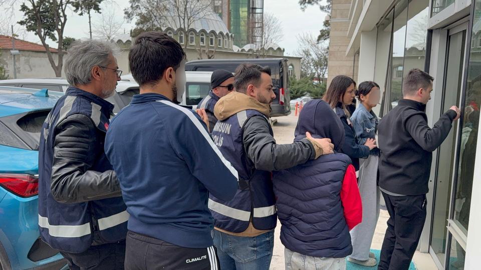 SAMSUN'DA KIZ ÇOCUĞU ATTIĞI MESAJLA KURTARILDI: 4 GÖZALTI