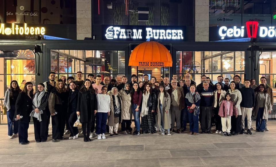 Ankara'da Aydınlı üniversiteliler iftarda buluştu