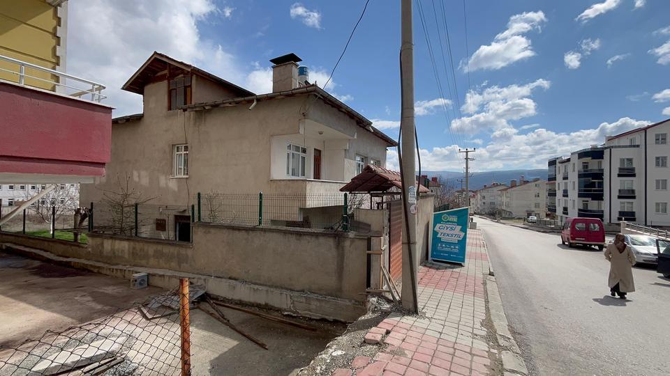 SOBADAN ZEHİRLENEN YAŞLI ÇİFT HAYATINI KAYBETTİ SAHUR İÇİN UYANDIRMAK İSTEDİĞİ ANNE VE BABASINA ULAŞAMADI, EVE GİDİNCE CANSIZ BEDENLERİYLE KARŞILAŞTI