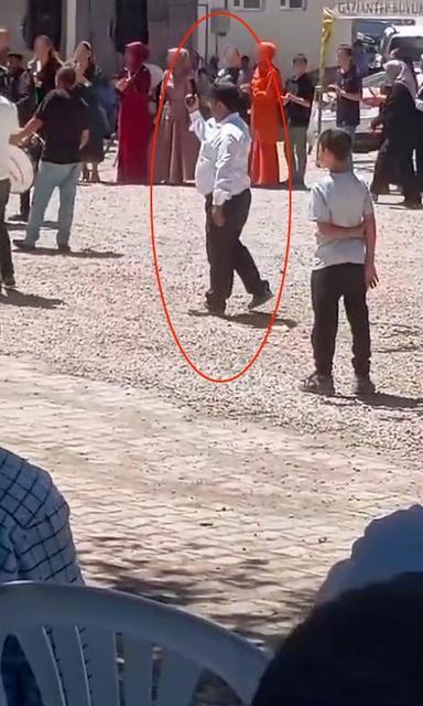 Mahalle muhtarı düğünde dehşet saçtı!