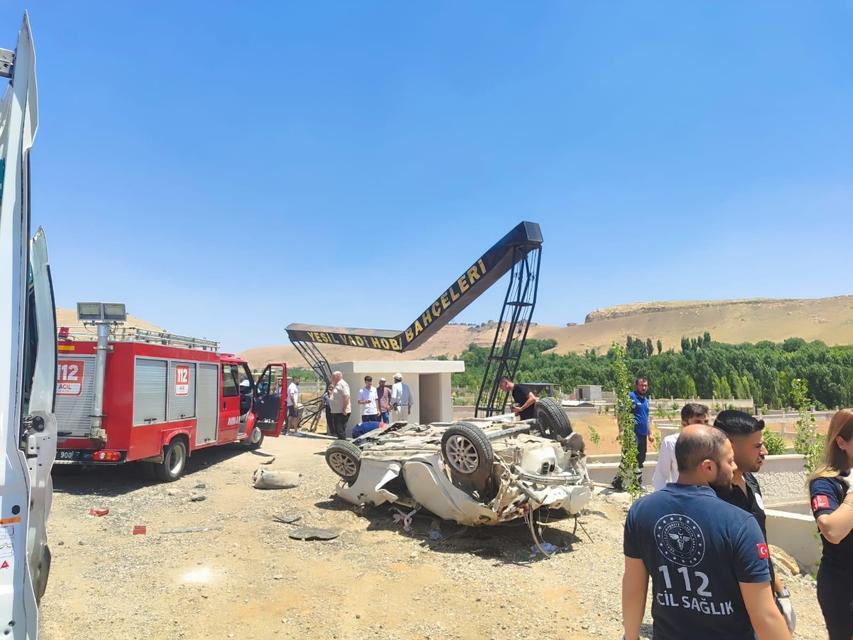 Otomobil şarampole yuvarlandı: 1 ölü, 1 yaralı