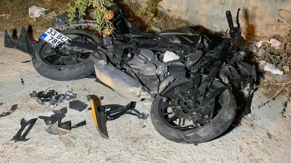 Kamyonetle çarpışan 16 yaşındaki motosiklet sürücüsü hayatını kaybetti