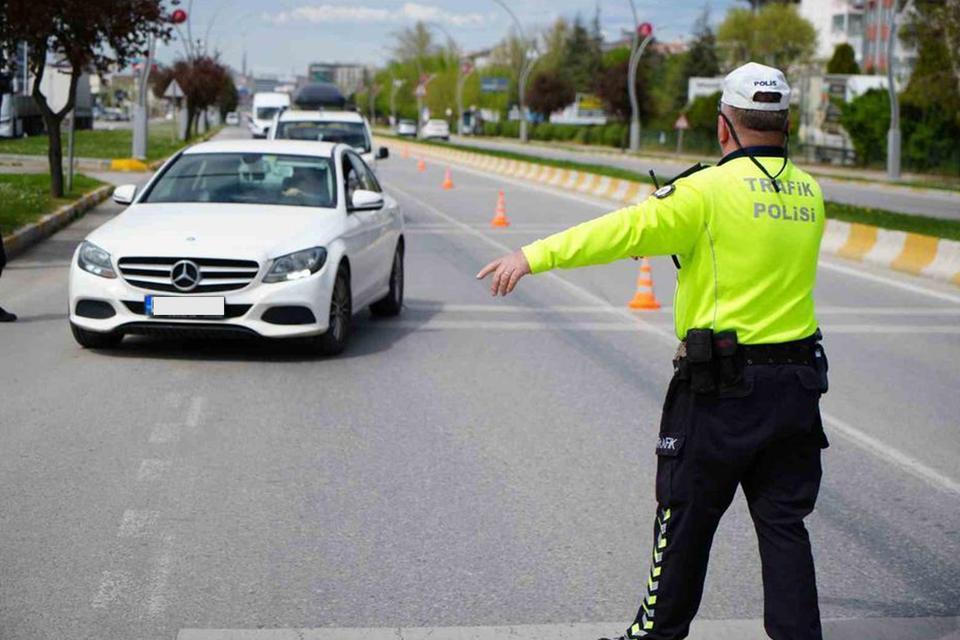Aydın’da 21 bin 500 araç sorgulandı: Yüklü miktarda uyuşturucu ele geçirildi