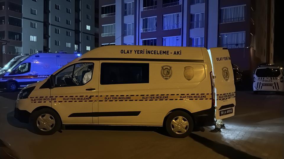 Korkunç cinayet: İki kardeş boğazları kesilmiş olarak bulundu