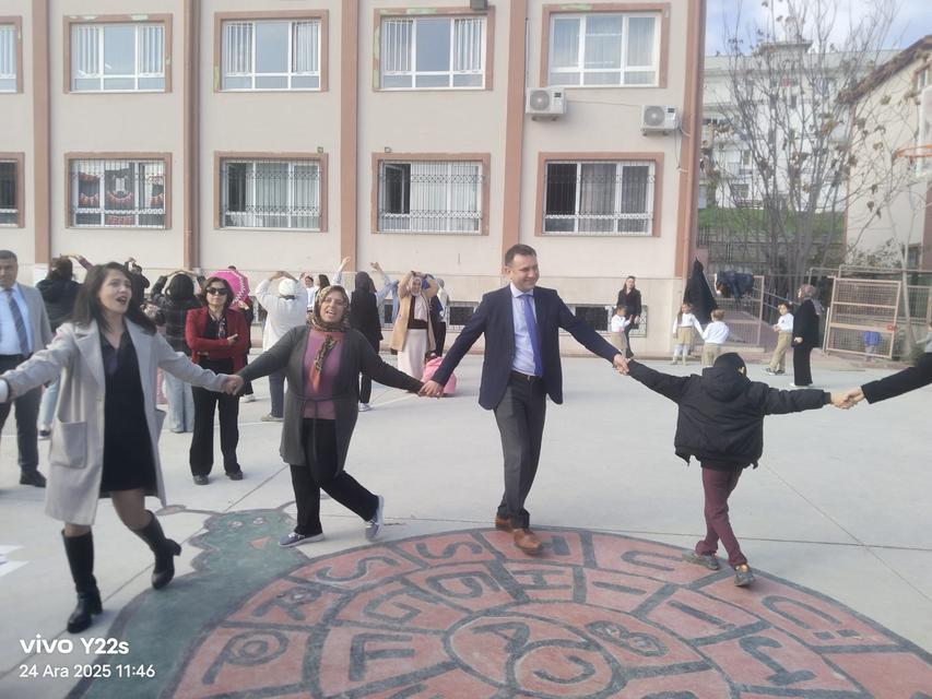 İl Milli Eğitim Müdüdrü Yiğit Söke deki Projede  Çocukluğunu Yaşadı