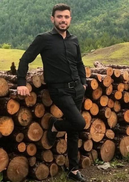 BU KAZADA BİR TEK ASEL BEBEK HAYATTA KALDI İKİ OTOMOBİLİN ÇARPIŞTIĞI KAZADA ÖLENLERİN SAYISI 2'YE YÜKSELDİ