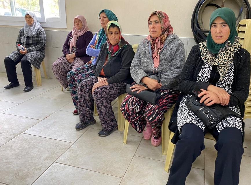 ALAŞEHİR'DE 58 YILLIK TAPU SORUNU ÇÖZÜLDÜ MANİSA'NIN ALAŞEHİR İLÇESİNDE YAKLAŞIK 5 BİN 500 VATANDAŞIN 58 YILDIR ÖZLEMLE BEKLEDİĞİ TAPULARI DAĞITILMAYA BAŞLANIYOR TAPU HARCI ÖDEMEYECEK OLAN VATANDAŞLAR 2/B ARAZİLERİNİN TAPUSUNU CÜZİ BİR BEDELLE ALACAK