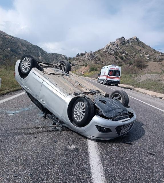 GÖLBAŞI'NDA OTOMOBİL TAKLA ATTI: 1 YARALI