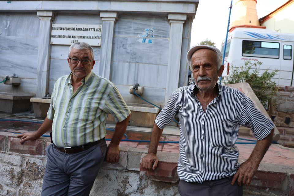 HERKESİN KÖY İMAMI ZANNETTİĞİ O KİŞİ CELAL BAYAR ÇIKTI CELAL BAYAR'IN İSMİ, ÖLÜM LİSTESİNDEYKEN SIĞINDIĞI DAĞYENİ KÖYÜ'NDE YAŞATILIYOR AYDIN'IN 'GALİP HOCA'SI CELAL BAYAR'IN HİKAYESİ DUYANLARI ŞAŞIRTIYOR