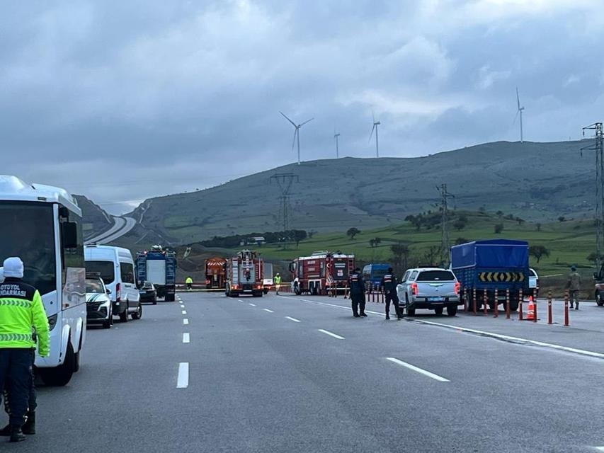 F-16 kazasında enkaz çalışmaları sabahın ilk ışıklarıyla başladı