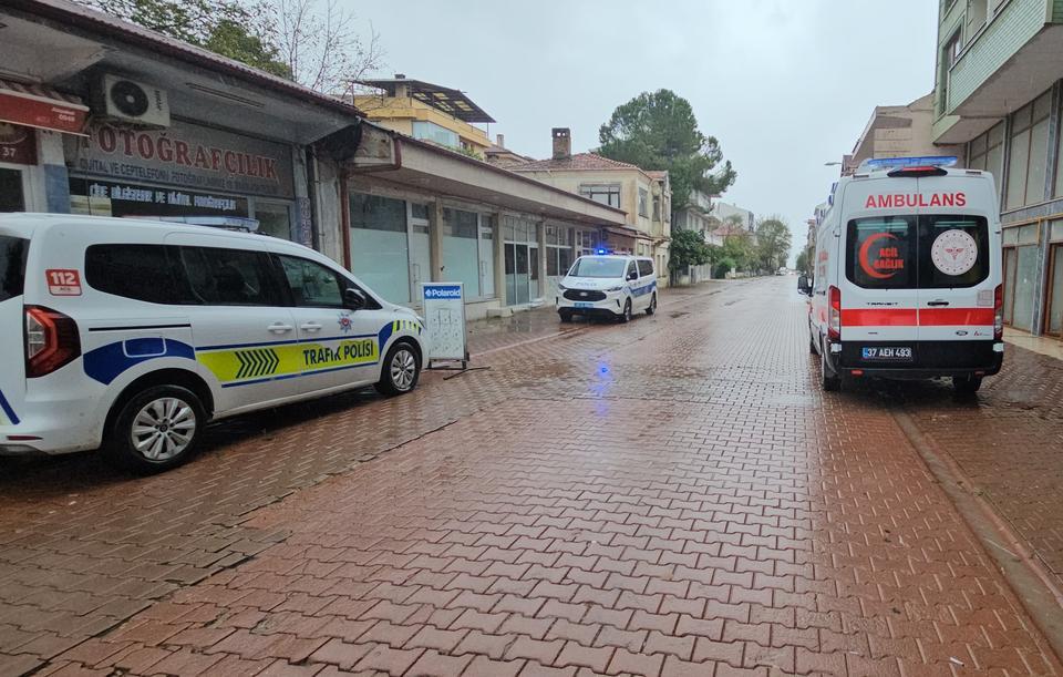 Kendisinden haber alınamayan kişi evinde ölü bulundu