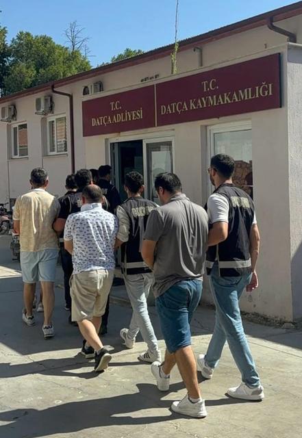 Yurt dışına kaçmaya çalışan FETÖ üyeleri yakalandı