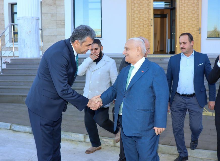 Eski Bakan Koç'tan Karpuzlu'da ziyaret turu