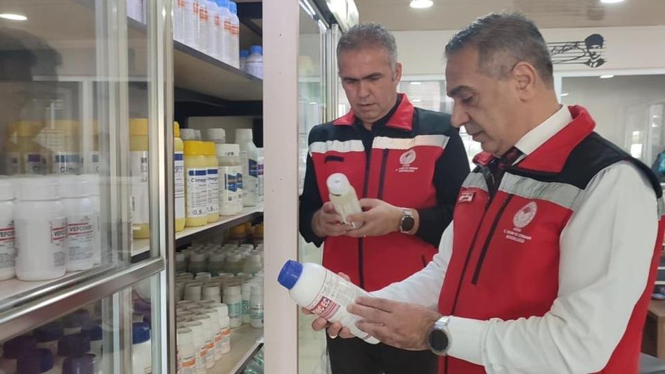 Efeler'de zirai ilaç ve gübre bayileri denetlendi