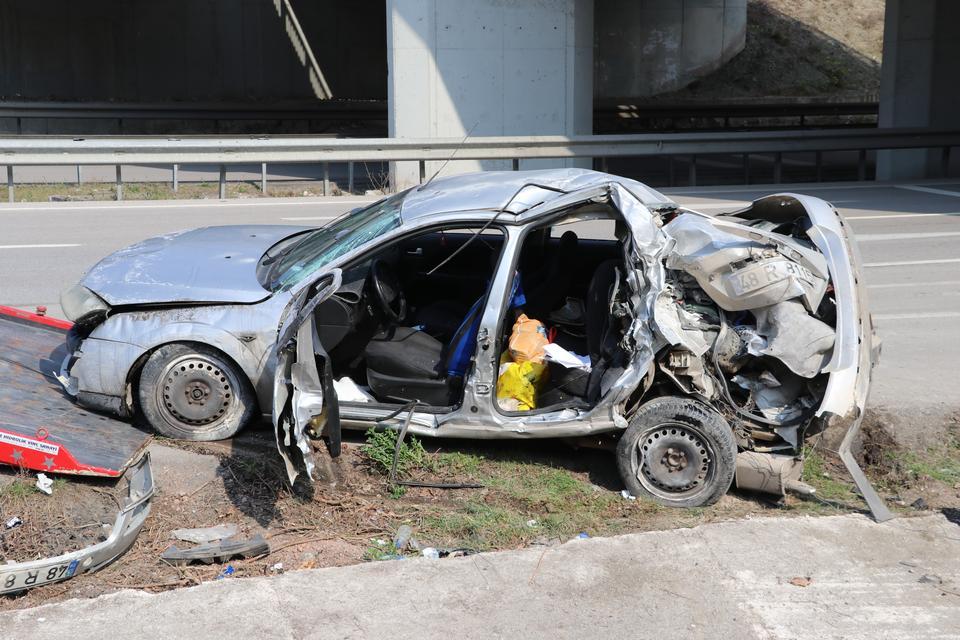 AMASYA'DA CENAZE YOLUNDA FECİ KAZA: 1 ÖLÜ, 1 YARALI