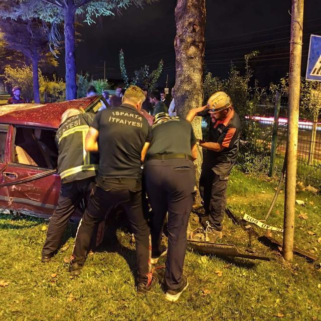 Ağaca çarpan Tofaş'ın sürücüsü yaşamını yitirdi
