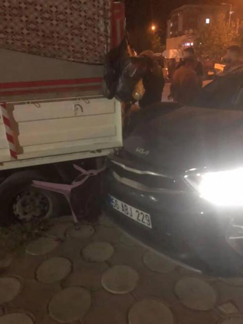 Trafik kazasında 3 kişi yaralandı