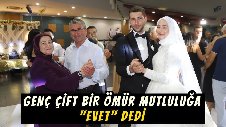 Genç çift bir ömür mutluluğa "Evet" dedi