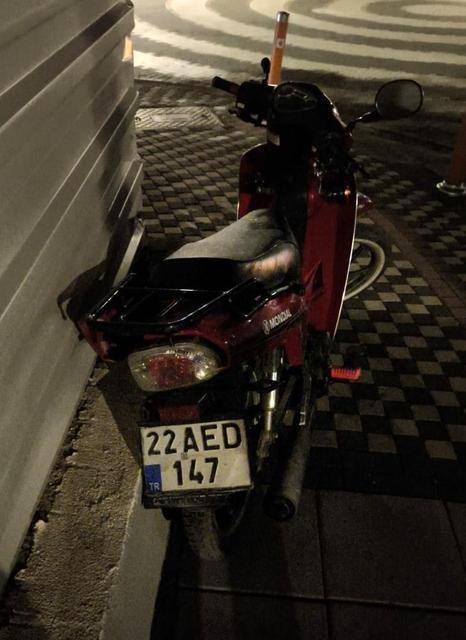 Motosiklet ile otomobil çarpıştı: 1 yaralı