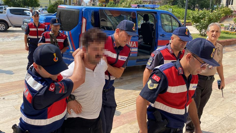 KARISININ BOĞAZINI KESEREK ÖLDÜREN EŞ TUTUKLANDI