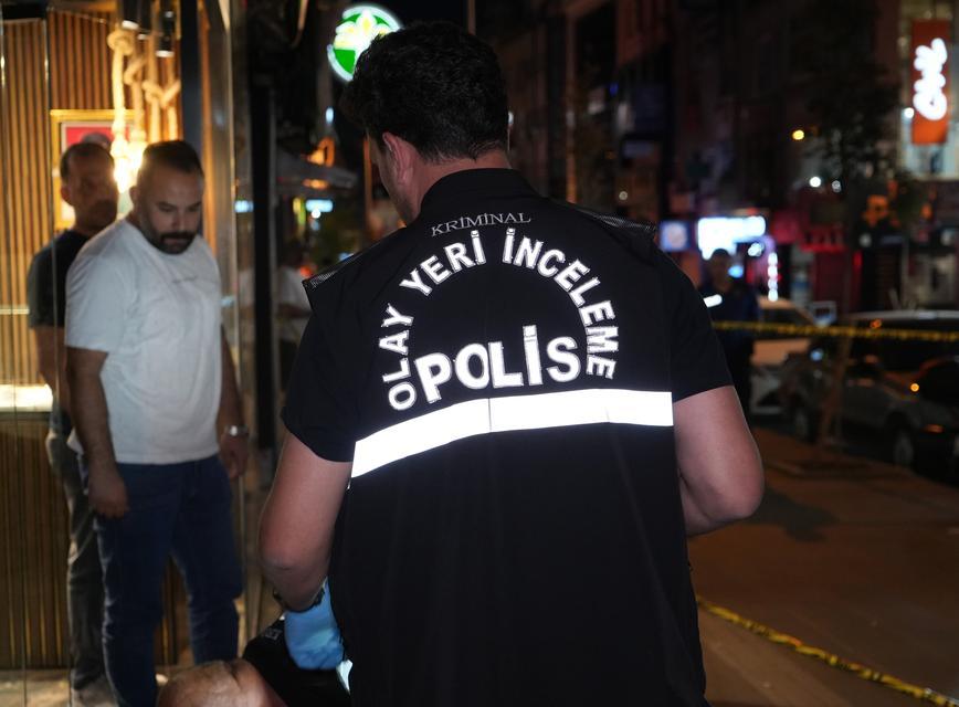 Tartıştığı husumetlisini tabancayla vurdu