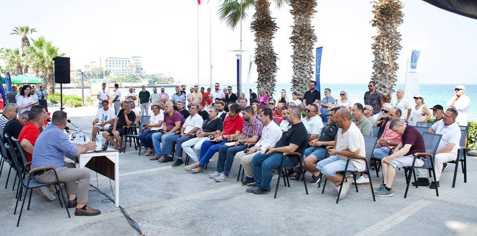 BAŞKAN GÜNEL KADINLAR DENİZİ MAHALLESİ ESNAFIYLA BİR ARAYA GELDİ