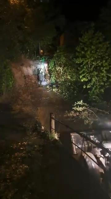 Köy yolu ulaşıma kapandı