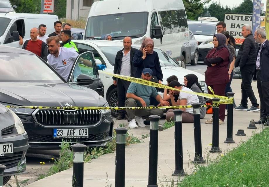 Otomobilin bagajında ölü bulundu