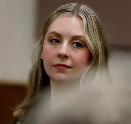 6 yaşındaki öğrenci, öğretmenini vurdu