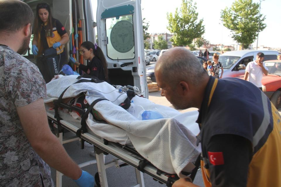 Otomobilin çarptığı bisikletli ağır yaralandı