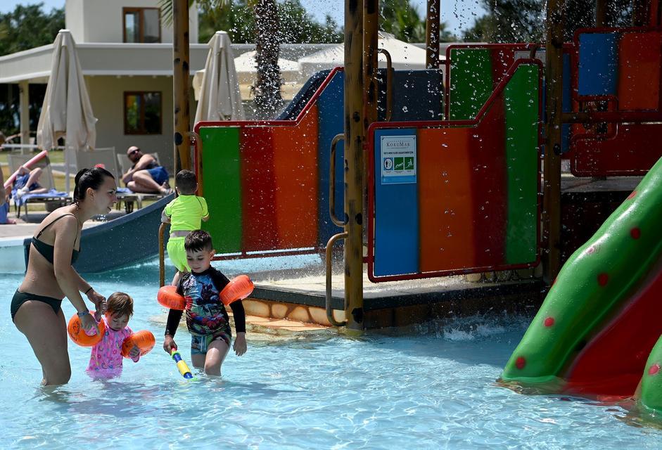 KUŞADASI OTELLERİNDE KURBAN BAYRAMI HAREKETLİLİĞİ