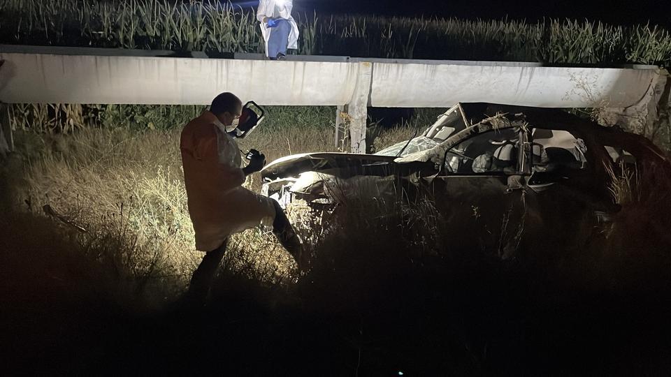Takla atan otomobilden fırlayan kişi hayatını kaybetti