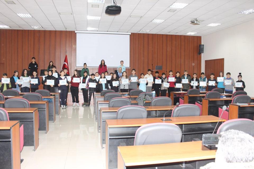 Efeler’de öğrenci fikirlerini yönetime taşıyacak