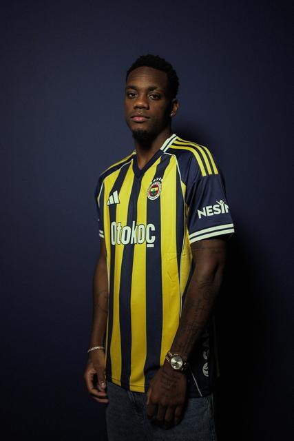 Jhon Duran resmen Fenerbahçe'de