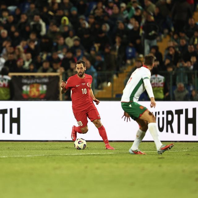 Hakan Çalhanoğlu 100. kez milli formayı giydi
