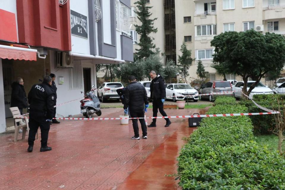 5 yaşındaki oğlunu kaybeden anne, aynı binadan düşerek can verdi