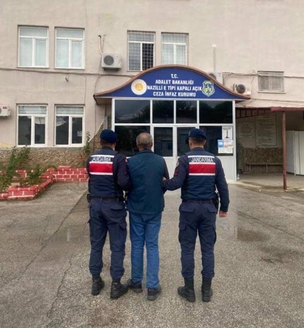 Aydın’da kaçak silah operasyonu: Adeta cephanelik çıktı