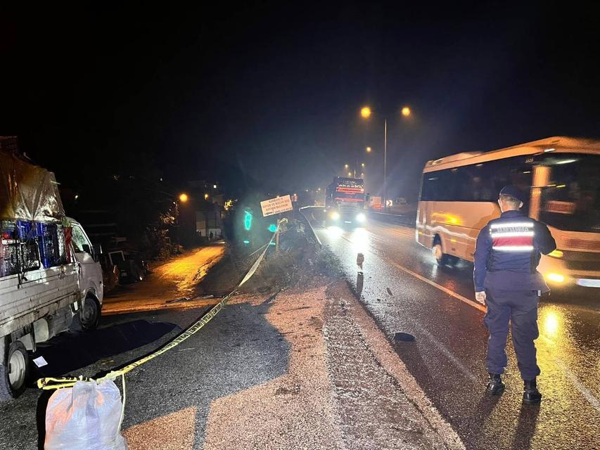 Otomobilin çarptığı adam hayatını kaybetti