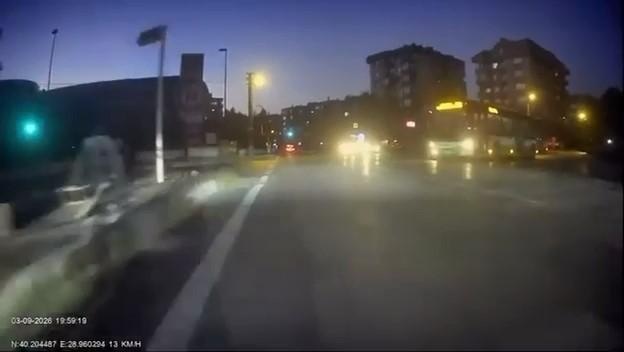 Kırmızı ışıkta geçen otobüs şoförü: "Ne olacak cezamızı çekeriz"