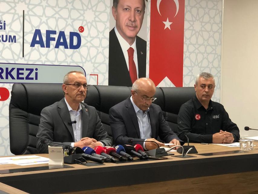 5,6 büyüklüğündeki deprem sonrası onlarca kişi hastanelere başvurdu
