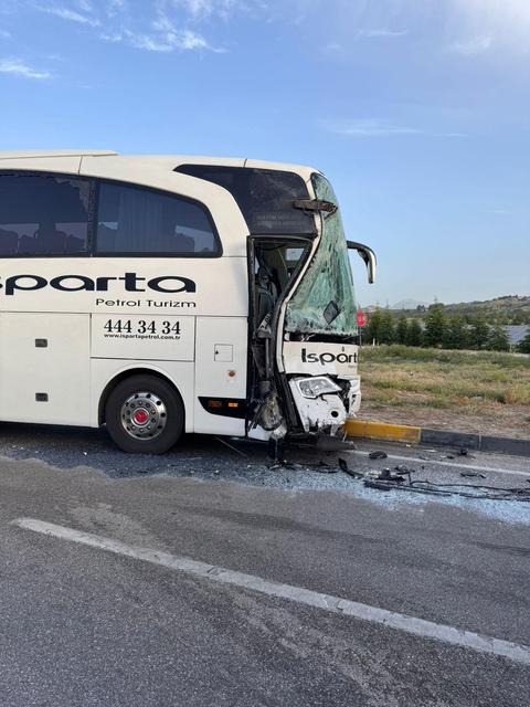 İki yolcu otobüsü çarpıştı: Çok sayıda yaralı var