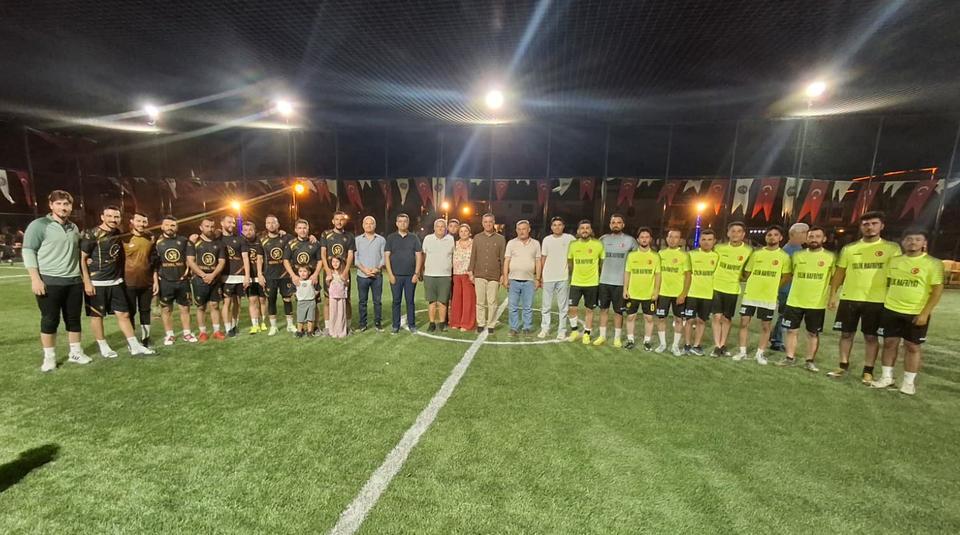 Yenipazar’da Mahmut Öz Turnuvası’nın şampiyonu Nazilli Tayfa