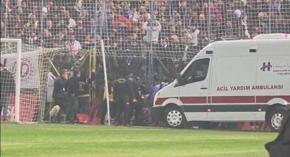 TÜRKİYE KUPASI MAÇI ÖNCESİ BİR TARAFTAR TRİBÜNDEN DÜŞTÜ