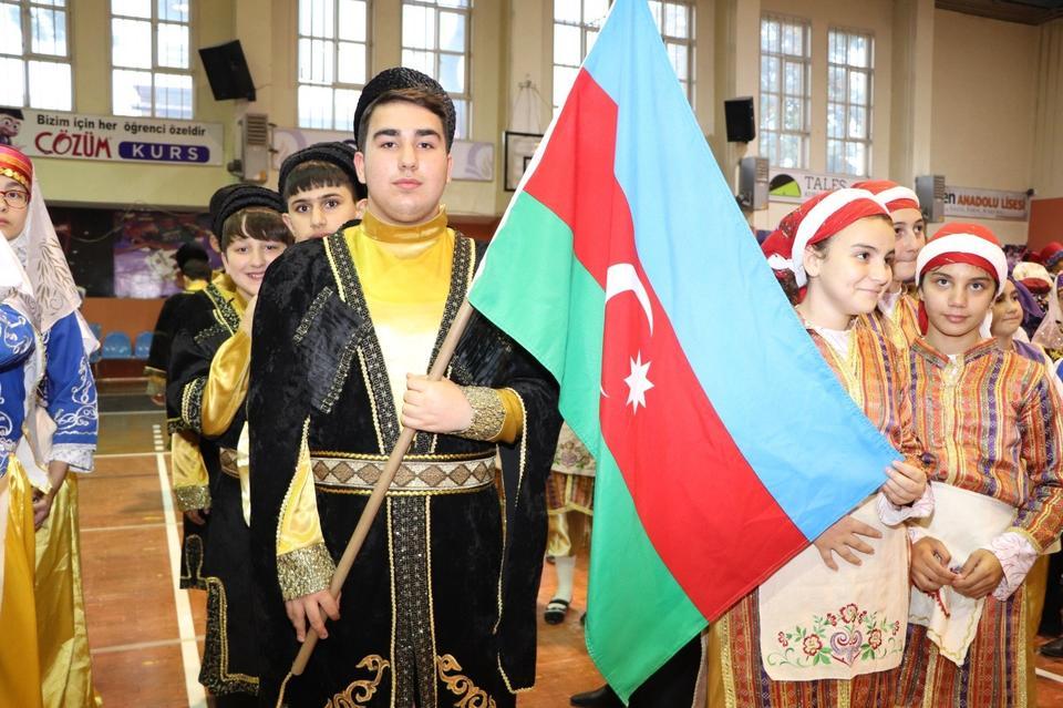 EFELER'DE ULUSLARARASI HALK DANSLARI FESTİVALİ GERÇEKLEŞTİRİLDİ