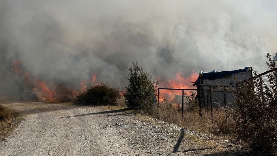 Yangın evlere sıçradı