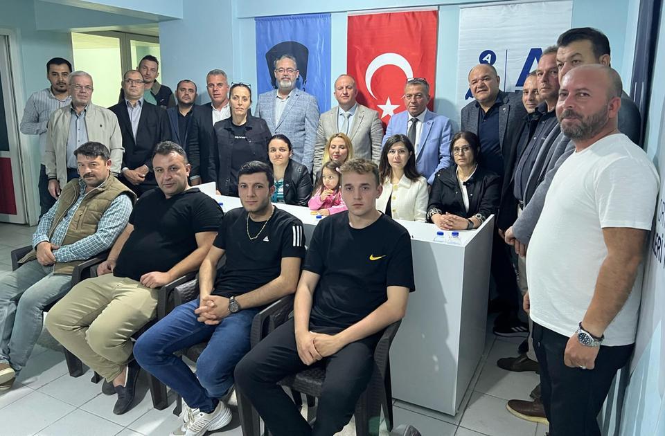 Anahtar Parti İncirliova’da ilk toplantısını gerçekleştirdi